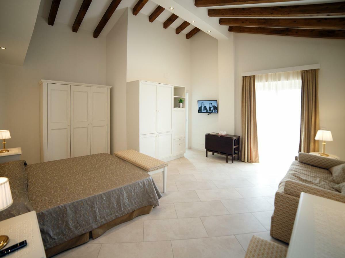 Marina Di Savoca Santa Teresa Di Riva Exterior foto