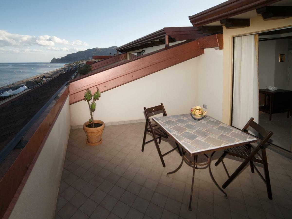 Marina Di Savoca Santa Teresa Di Riva Exterior foto